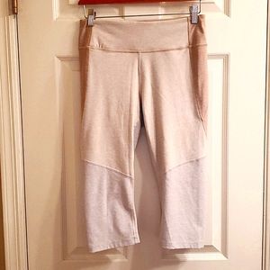 Outdoor Voices Capri High Waisted Leggings Color Block Heathered Oatmeal Medium